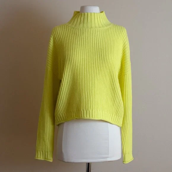 NEW Max Studio Lime Green Sweater - Picture 1 of 8